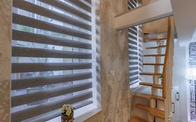 Sleek Minimalist Studio At Inner City