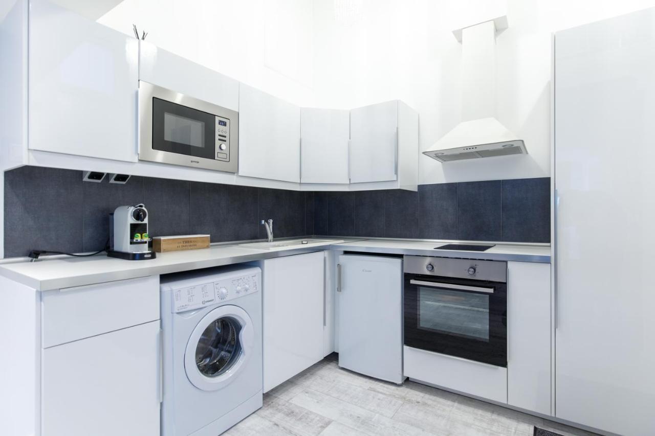 Sleek Minimalist Studio At Inner City Budapeszt Zewnętrze zdjęcie