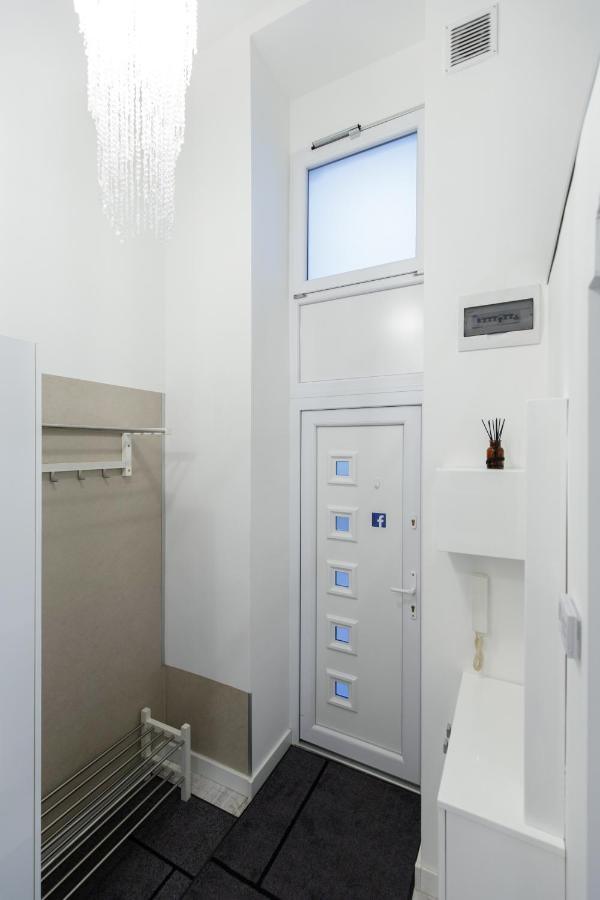 Sleek Minimalist Studio At Inner City Budapeszt Zewnętrze zdjęcie