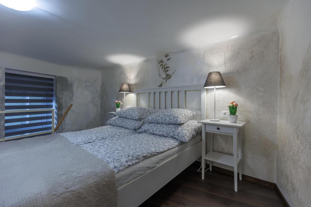Sleek Minimalist Studio At Inner City Budapeszt Zewnętrze zdjęcie