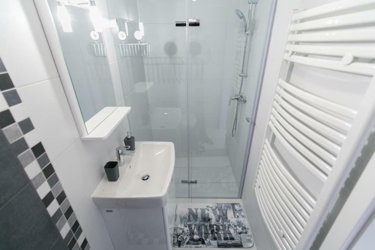 Sleek Minimalist Studio At Inner City Budapeszt Zewnętrze zdjęcie
